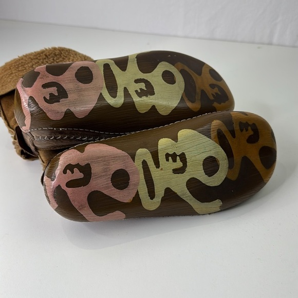 Brown Shearling-Lined Lace-Up Boots - Picture 7 of 15